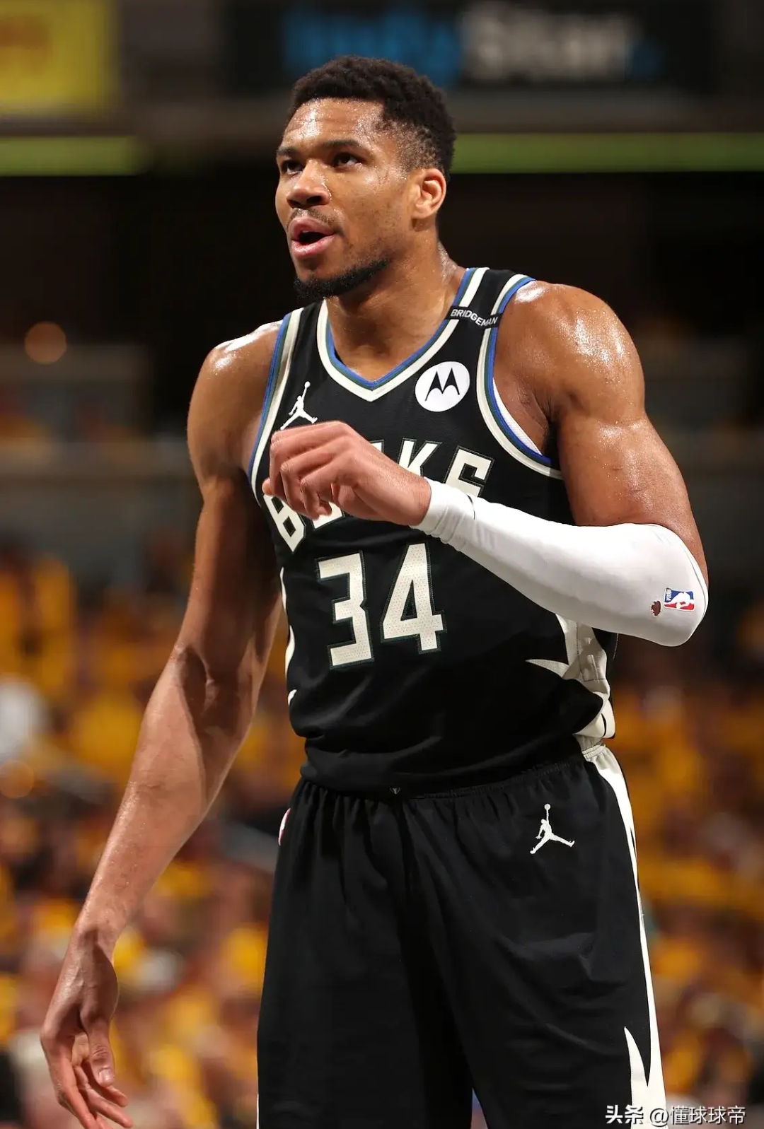 九游-字母哥连续十五场比赛得分超过出色防守，勇士不断突破！